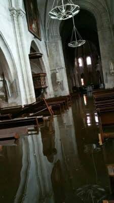 La nef de St Etienne inondée